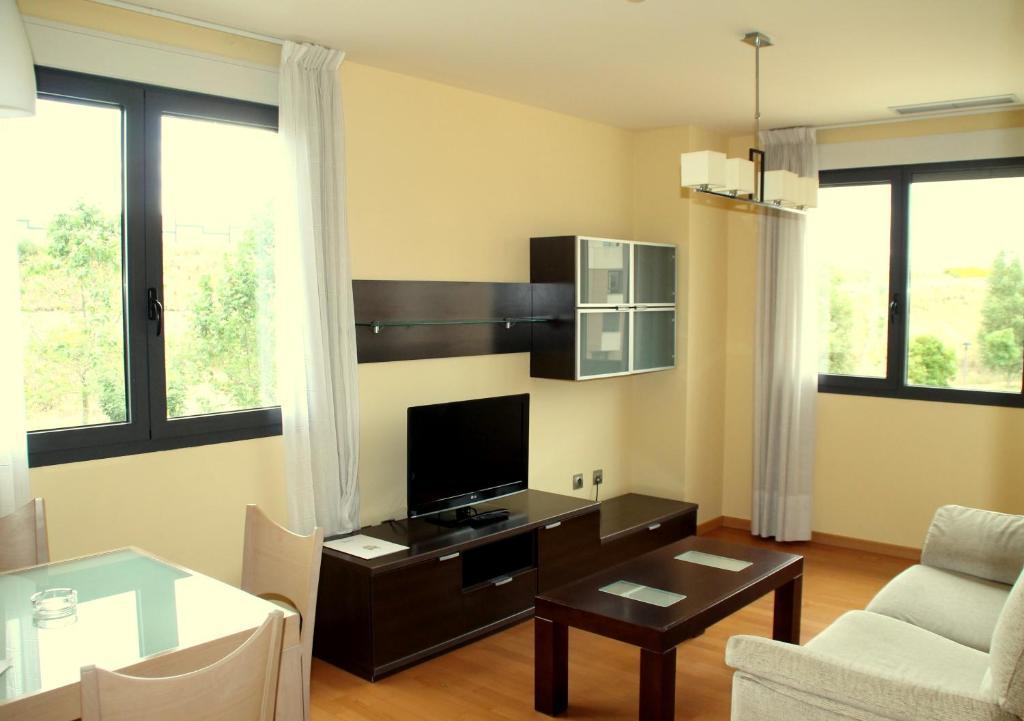 Apartahotel Ribera Arroyo de la Encomienda Ngoại thất bức ảnh
