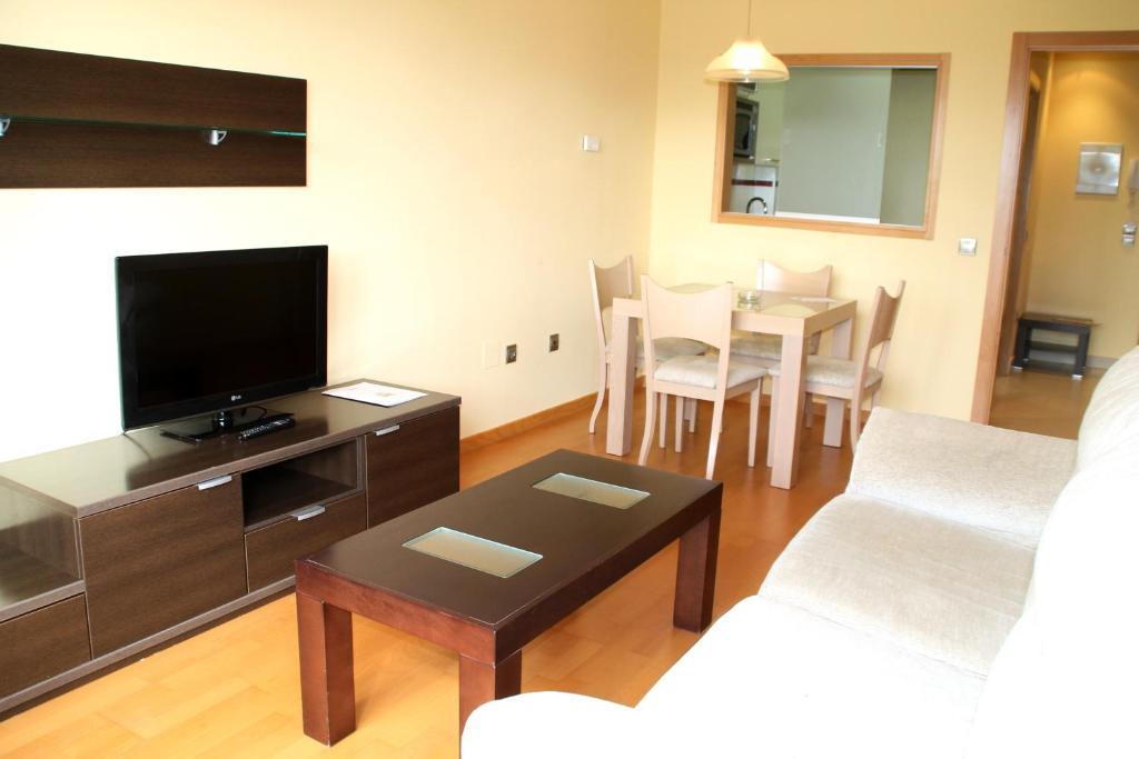 Apartahotel Ribera Arroyo de la Encomienda Ngoại thất bức ảnh